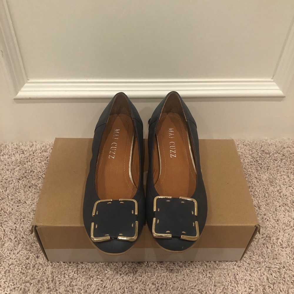 Genuine leather blue flats with square detailing